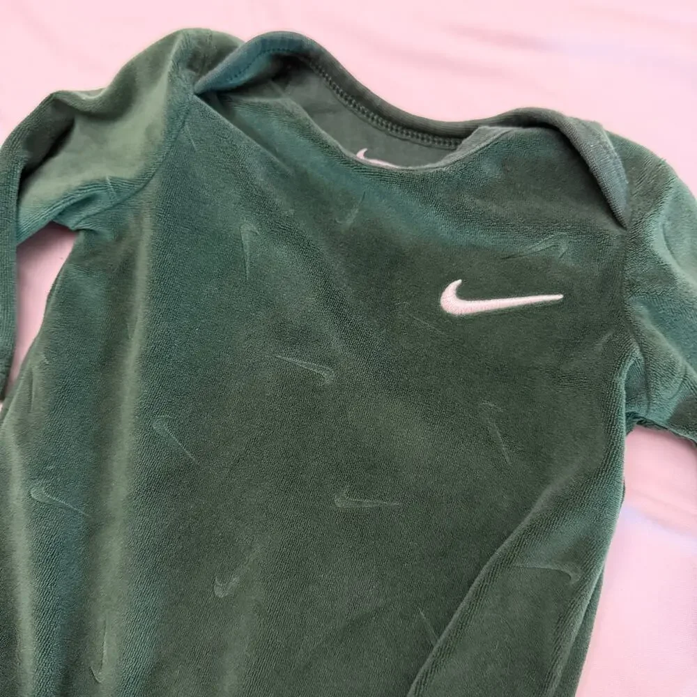 Nike Velour Long Sleeve Bodysuit and Sweatpants 2-Piece Set Sz 6mo